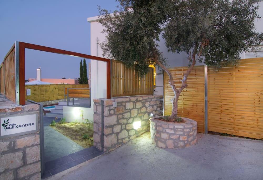 Villa Aada - Moderne Komfortvilla Mit Eigenem Pool Loutra  Exterior photo