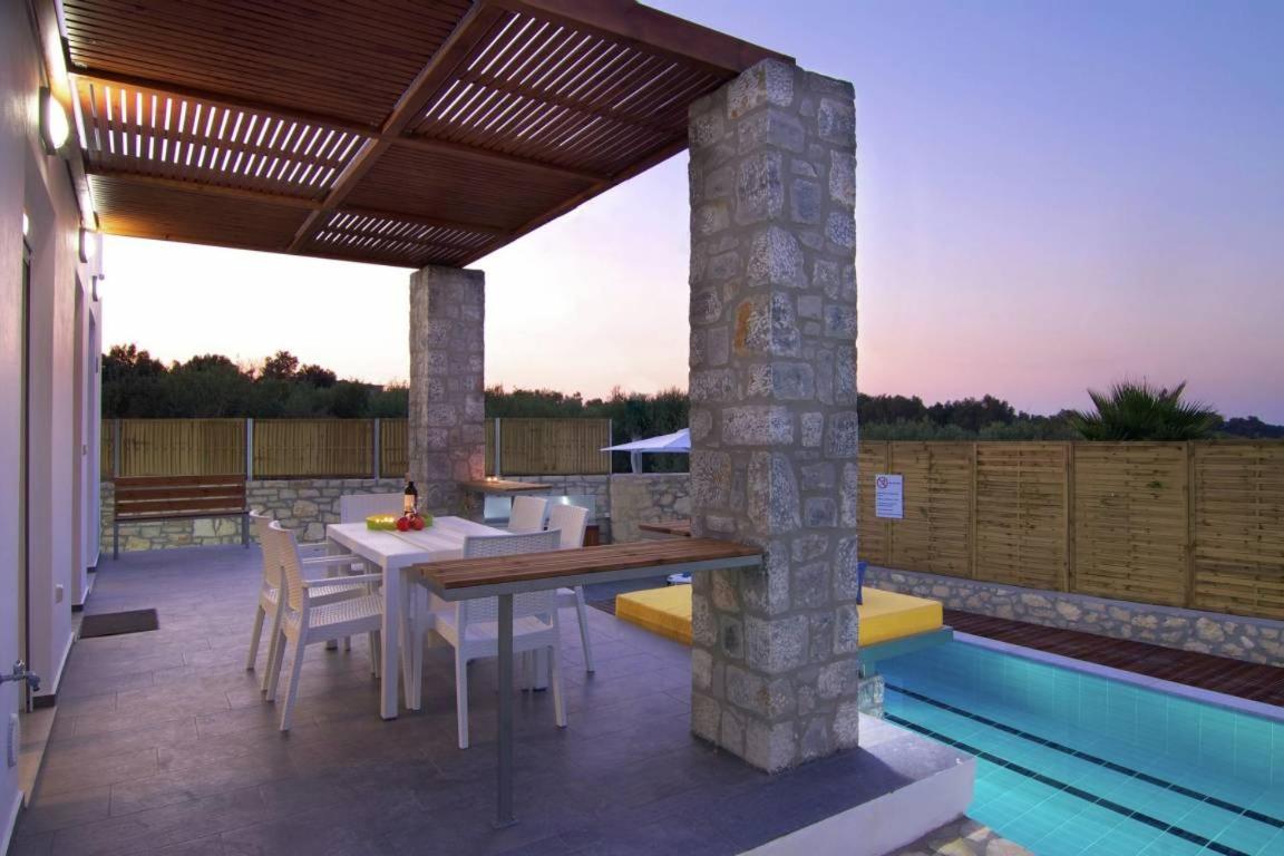 Villa Aada - Moderne Komfortvilla Mit Eigenem Pool Loutra  Exterior photo